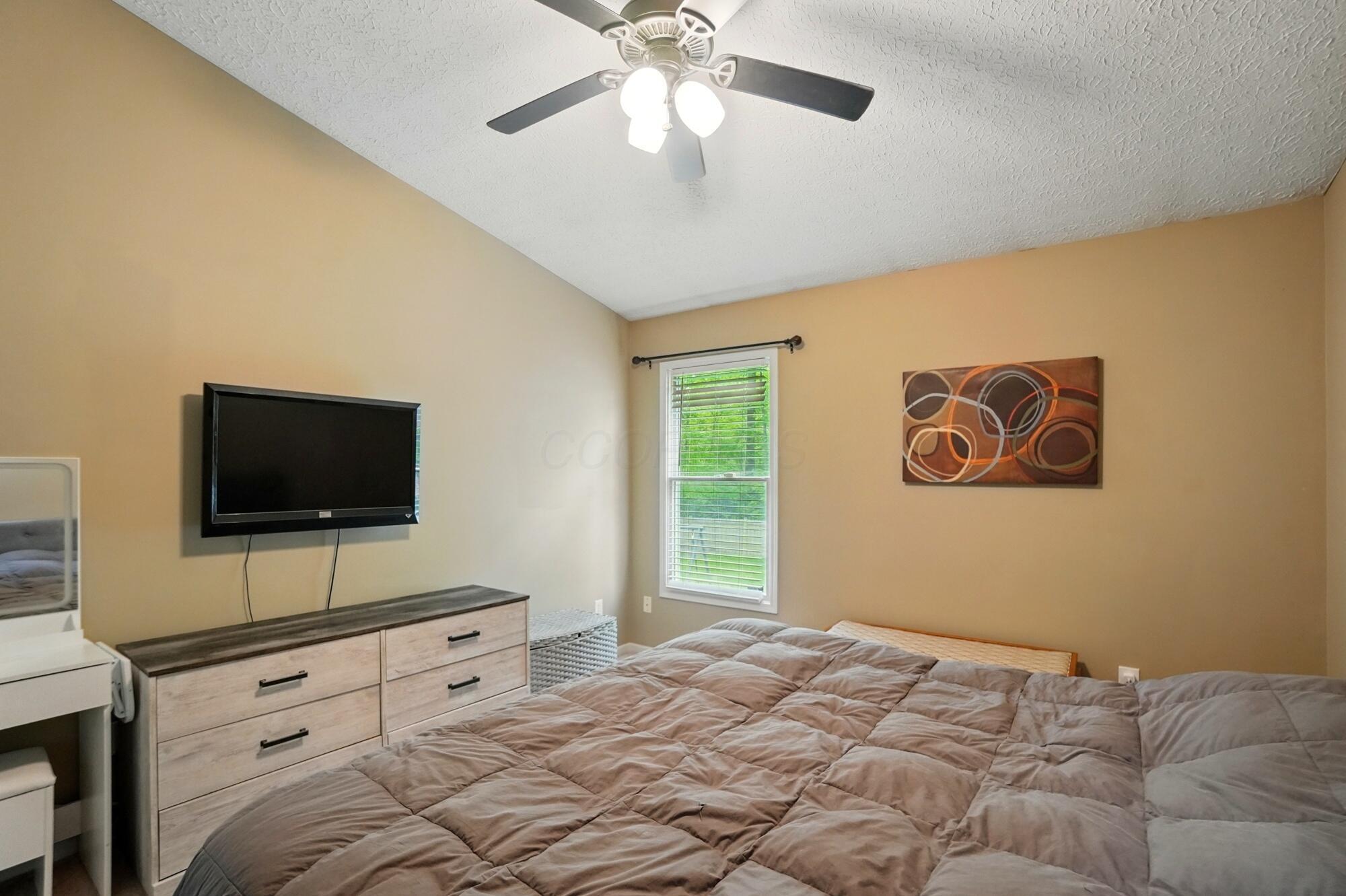 6963 Weurful Drive, Canal Winchester, Ohio image 15