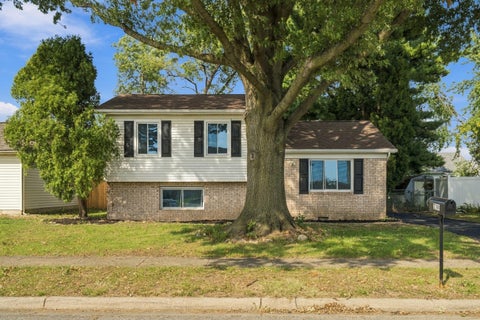 Photo of 2164 Bridlewood Boulevard, Columbus, OH 43207 (MLS # 226037701)