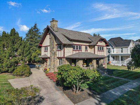 Photo of 9 Linden Avenue, Newark, OH 43055 (MLS # 225038261)
