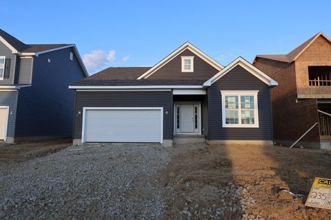 Photo of 818 Hilton Drive, Reynoldsburg, OH 43068 (MLS # 226012616)