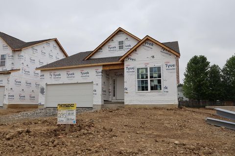 Photo of 818 Hilton Drive, Reynoldsburg, OH 43068 (MLS # 226012616)