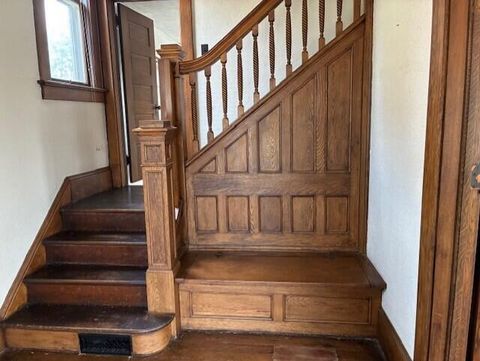 Photo of 219 Coshocton Avenue, Mount Vernon, OH 43050 (MLS # 226011118)