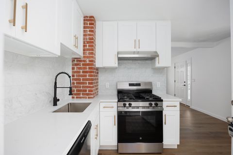 Tiny photo for 1019 Lawrence Drive, Columbus, OH 43207 (MLS # 225045143)