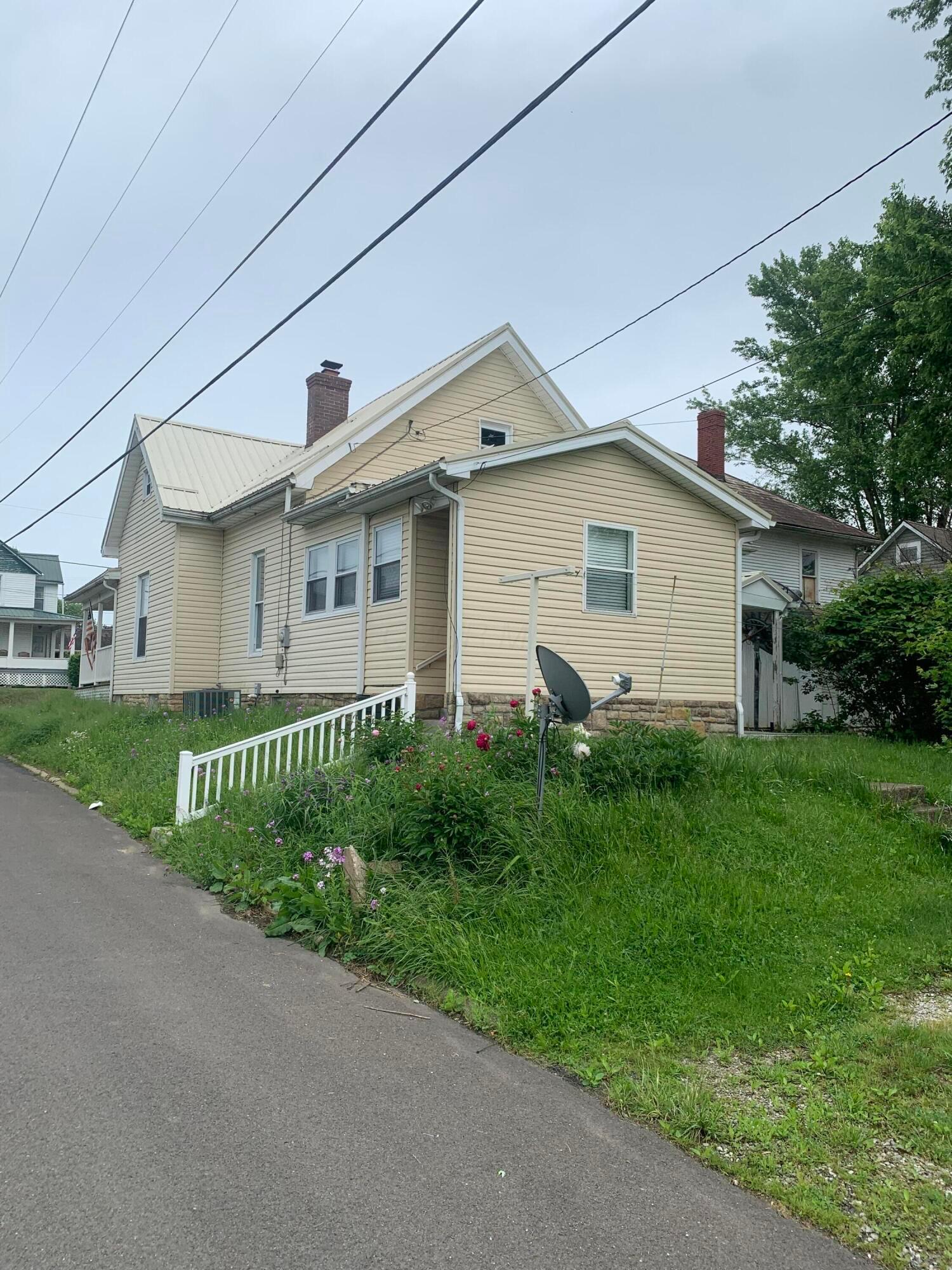 200 S Maple Heights, New Lexington, Ohio image 4