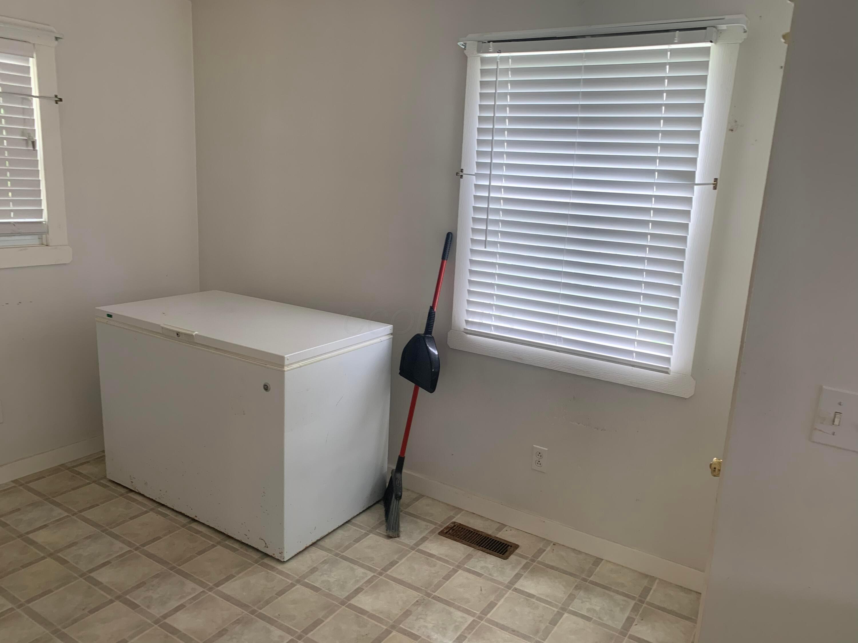 200 S Maple Heights, New Lexington, Ohio image 20