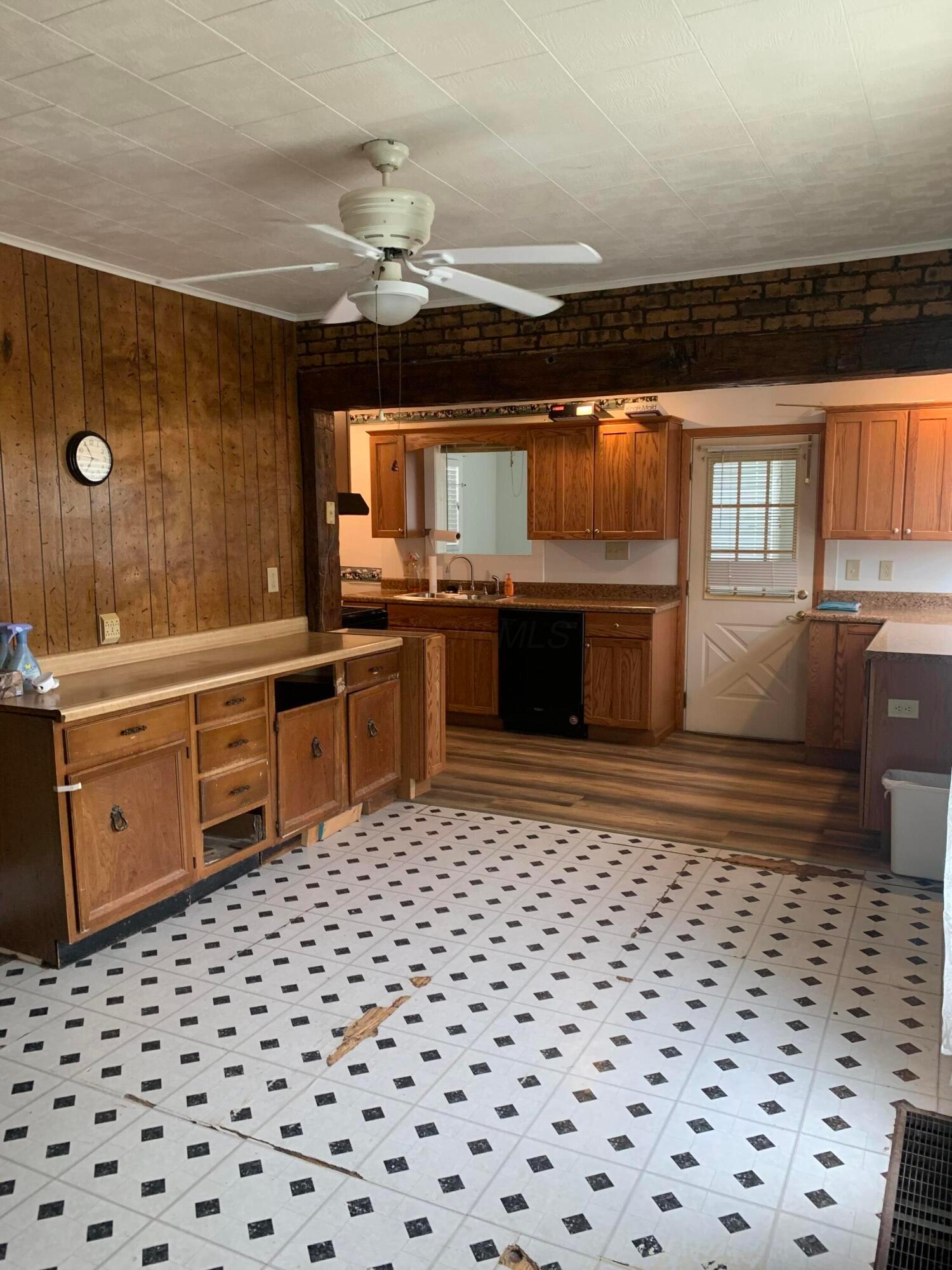 200 S Maple Heights, New Lexington, Ohio image 5