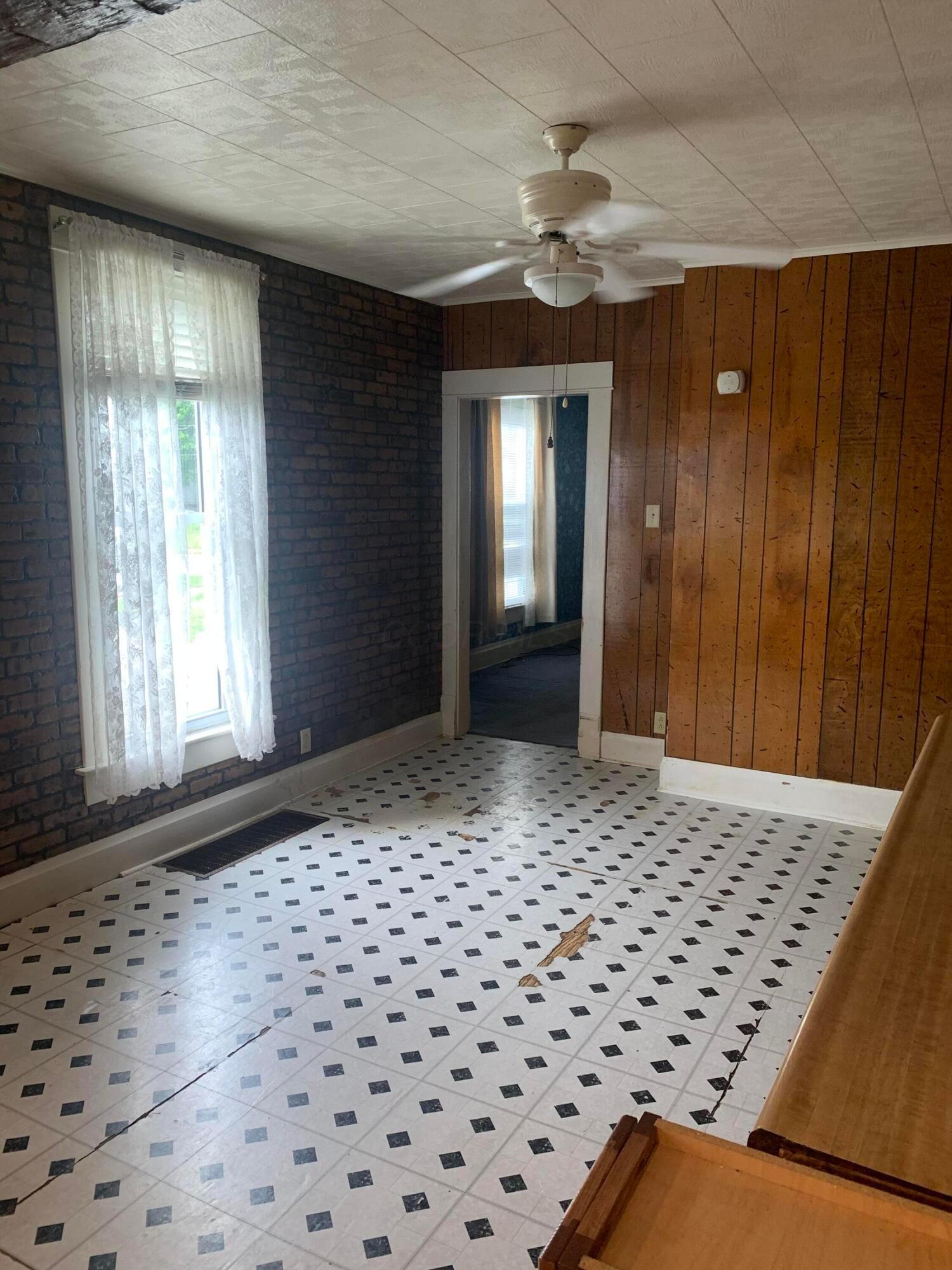 200 S Maple Heights, New Lexington, Ohio image 14