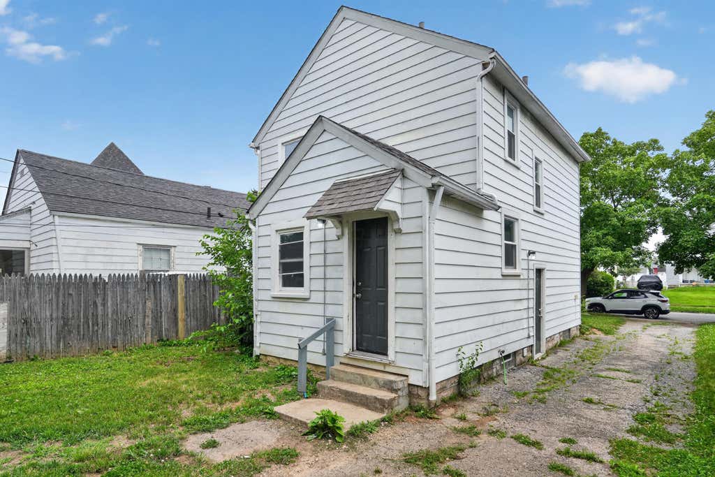 Photo of 591 Clark Avenue, Columbus, OH 43223 (MLS # 226023038)