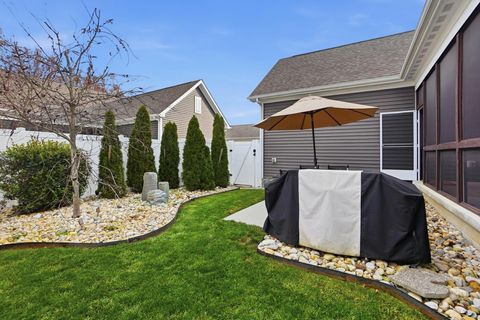 Tiny photo for 5483 Camlin Place E 30 #30, Westerville, OH 43081 (MLS # 225044631)