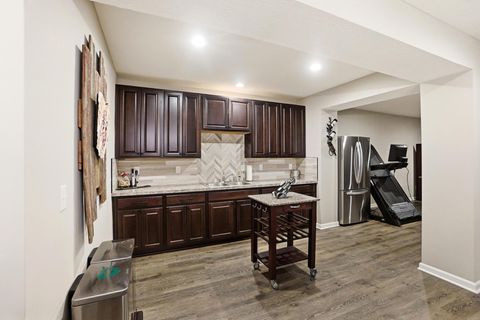 Tiny photo for 5483 Camlin Place E 30 #30, Westerville, OH 43081 (MLS # 225044631)