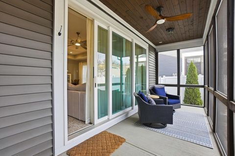 Tiny photo for 5483 Camlin Place E 30 #30, Westerville, OH 43081 (MLS # 225044631)