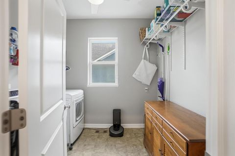 Tiny photo for 5483 Camlin Place E 30 #30, Westerville, OH 43081 (MLS # 225044631)