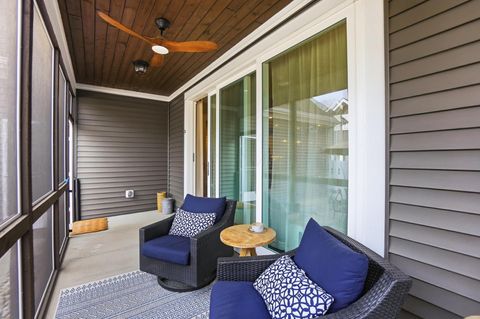 Tiny photo for 5483 Camlin Place E 30 #30, Westerville, OH 43081 (MLS # 225044631)