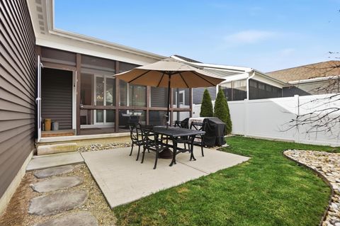 Tiny photo for 5483 Camlin Place E 30 #30, Westerville, OH 43081 (MLS # 225044631)