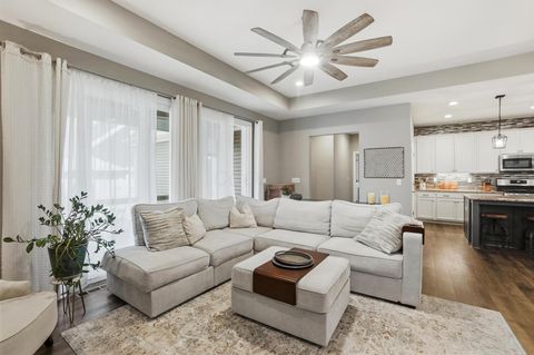 Tiny photo for 5483 Camlin Place E 30 #30, Westerville, OH 43081 (MLS # 225044631)