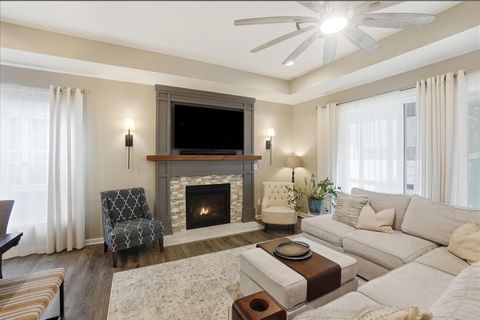 Tiny photo for 5483 Camlin Place E 30 #30, Westerville, OH 43081 (MLS # 225044631)