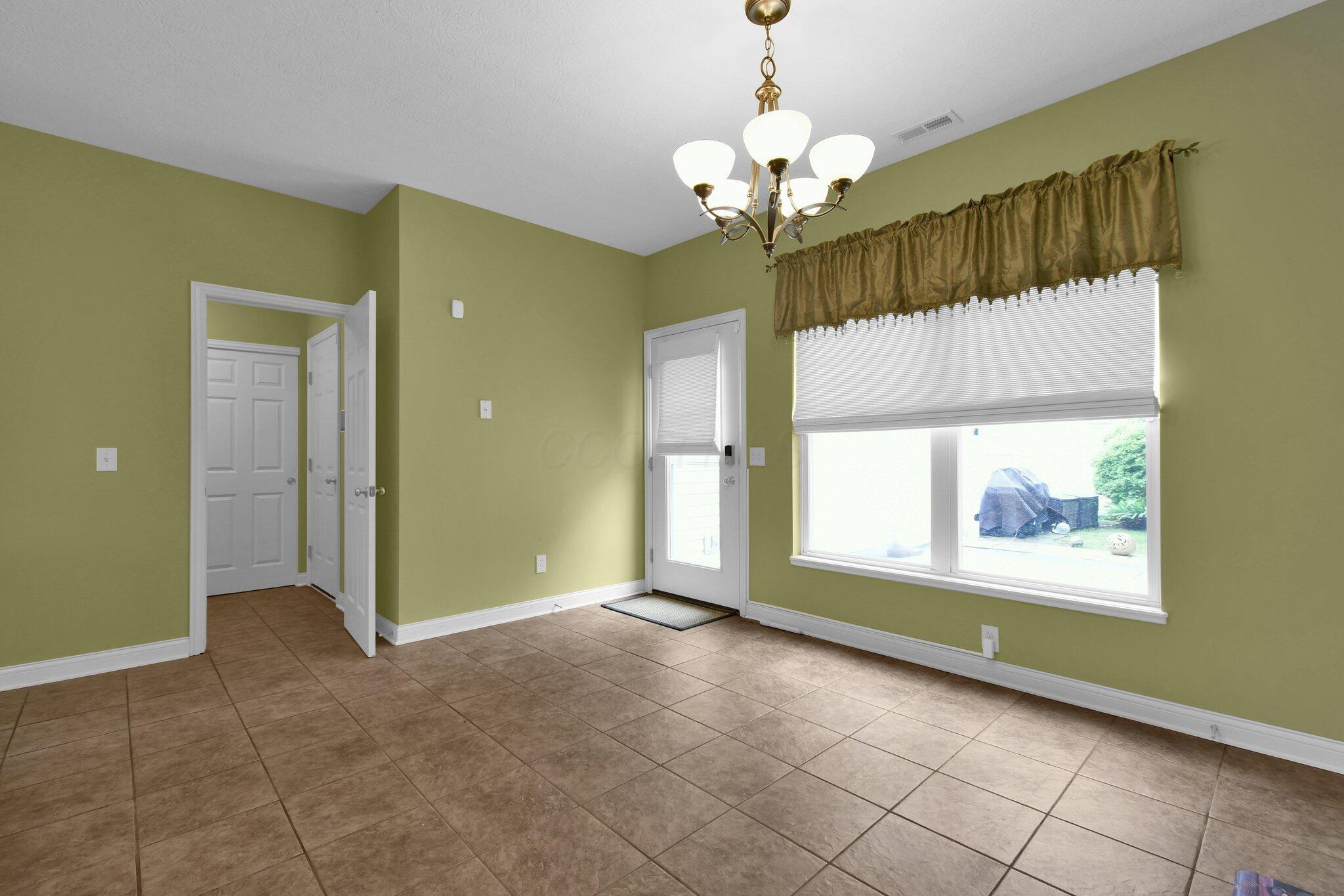 6024 Delcastle Drive, Westerville, Ohio image 18