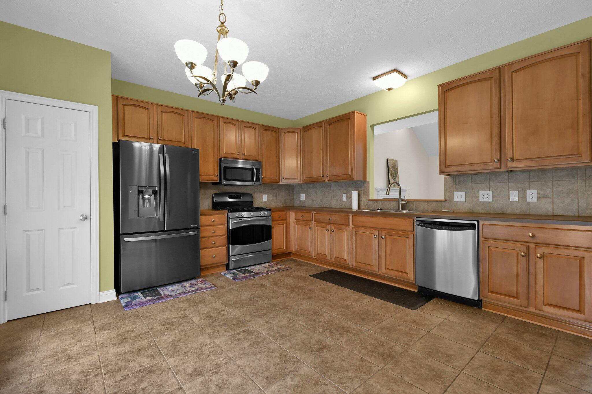 6024 Delcastle Drive, Westerville, Ohio image 15