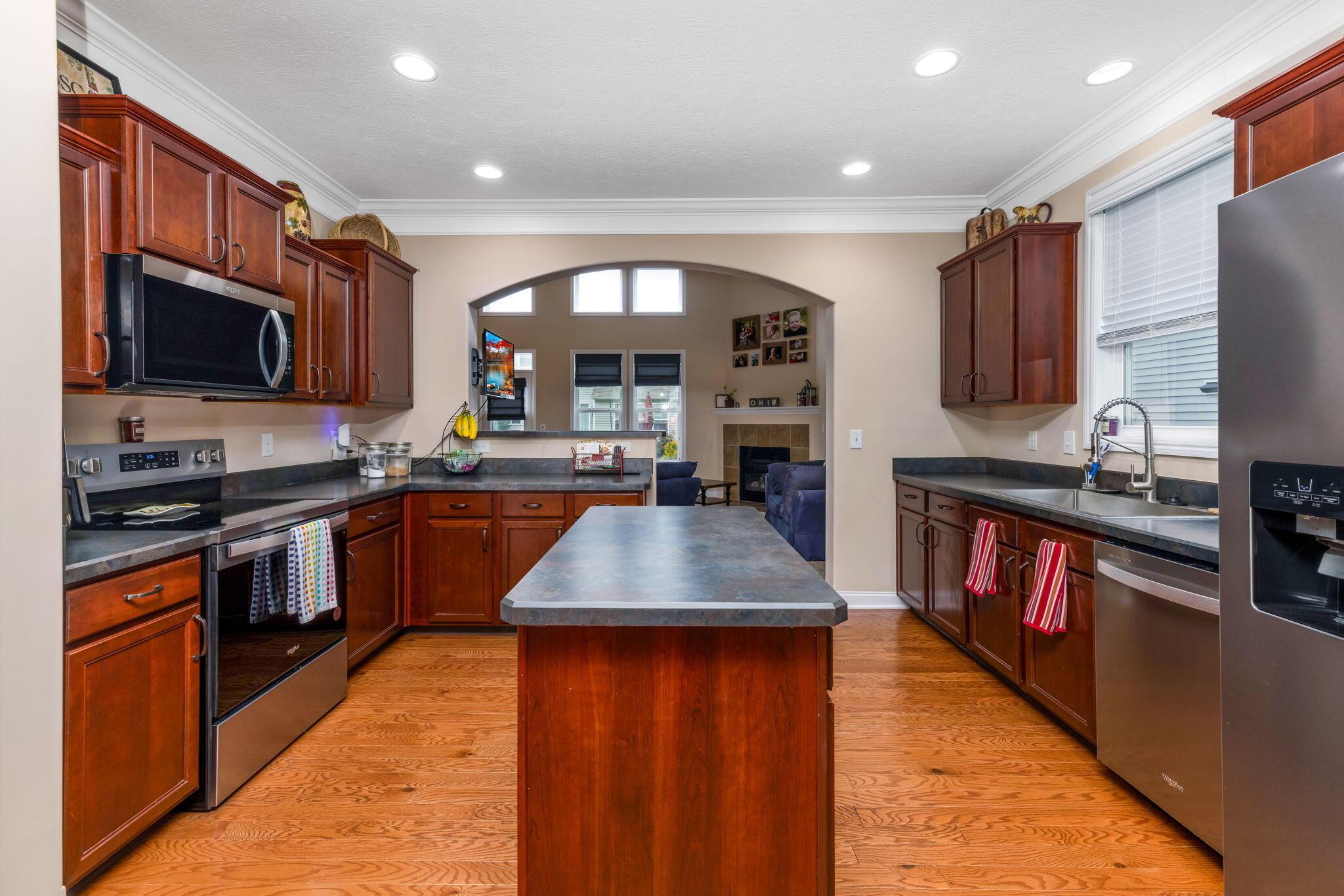 5933 Lakemont Drive, Westerville, Ohio image 16