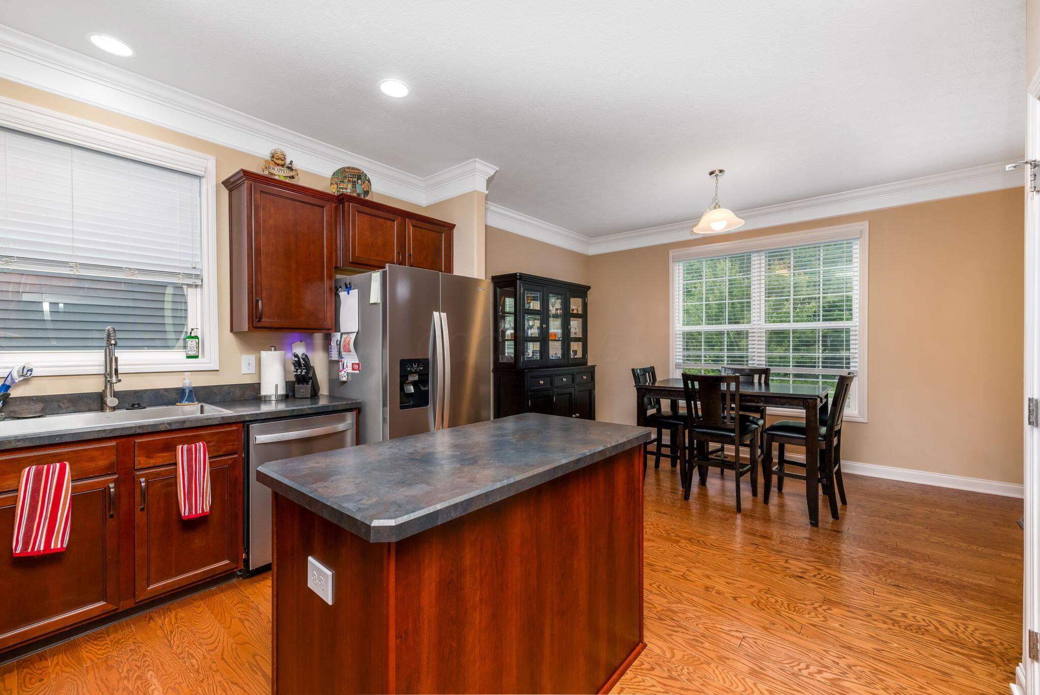 5933 Lakemont Drive, Westerville, Ohio image 18