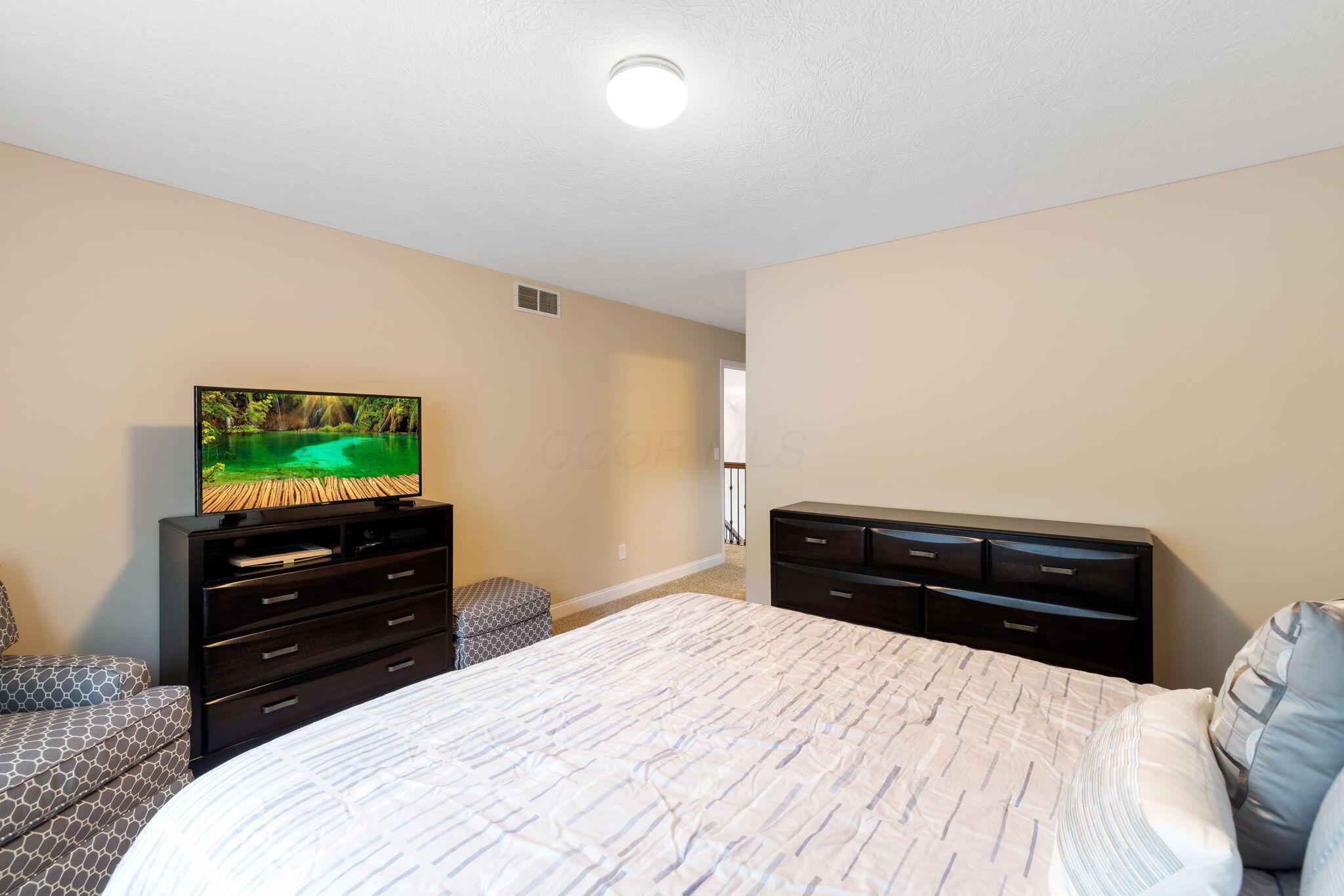 5933 Lakemont Drive, Westerville, Ohio image 34