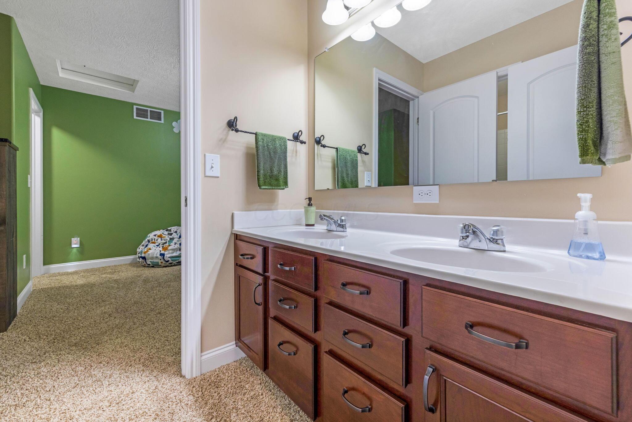 5933 Lakemont Drive, Westerville, Ohio image 38