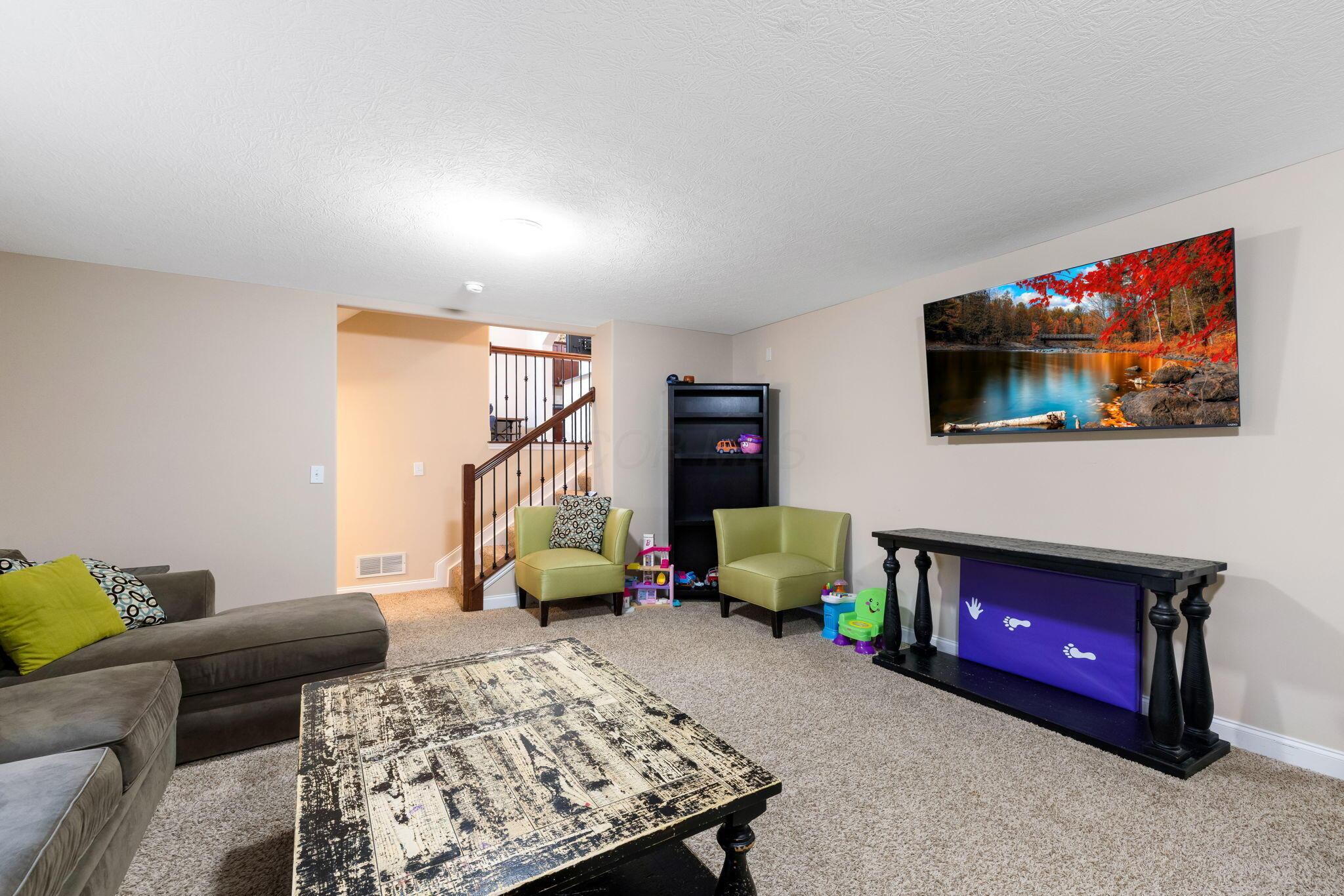 5933 Lakemont Drive, Westerville, Ohio image 47
