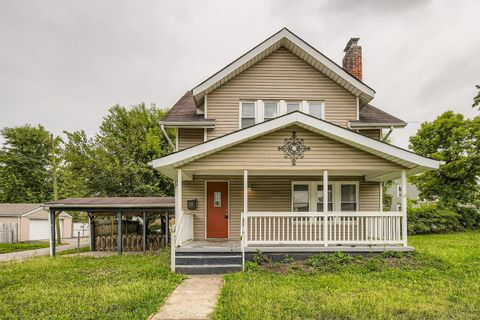 Photo of 19 E Castle Road, Columbus, OH 43207 (MLS # 225031888)