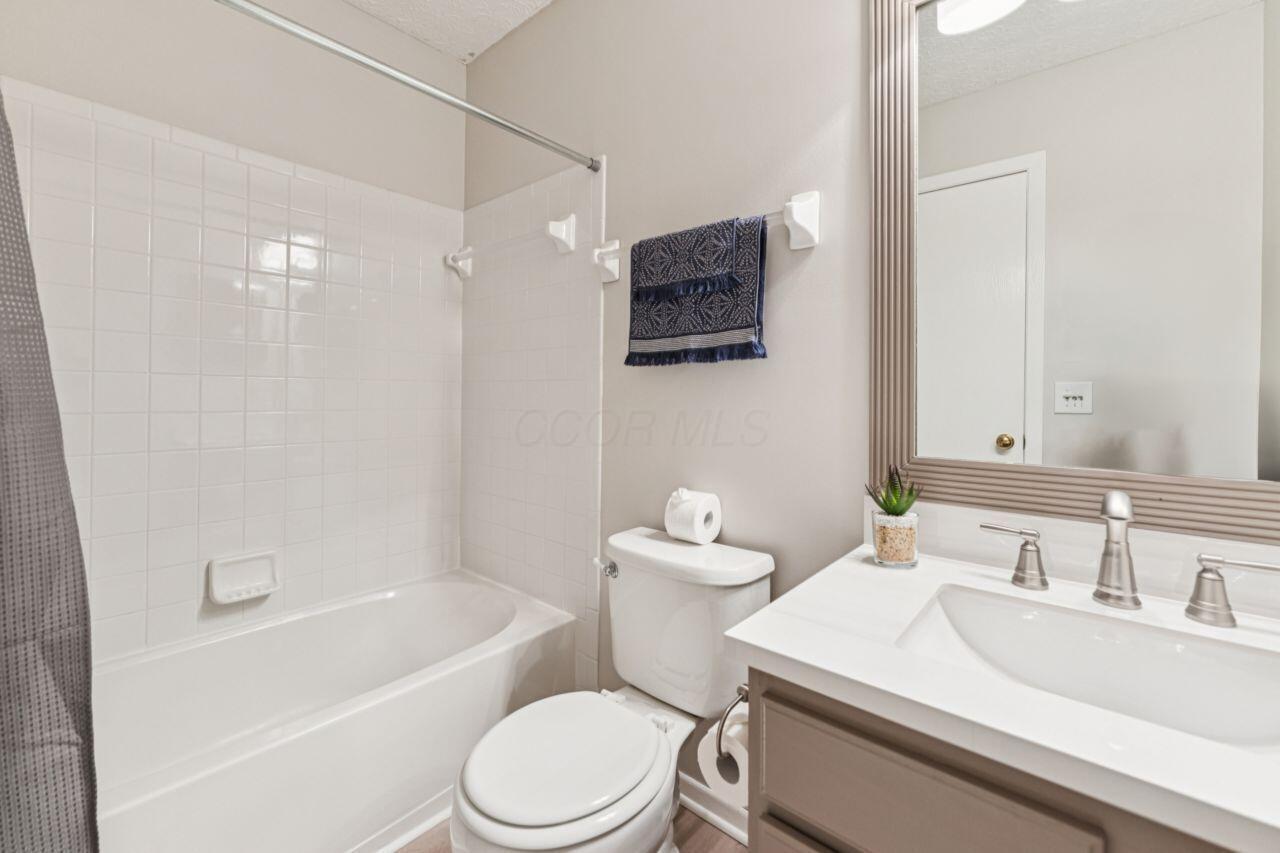 Dublin, Ohio 43017, United States, 3 Bedrooms Bedrooms, ,3 BathroomsBathrooms,Residential,Active,192760