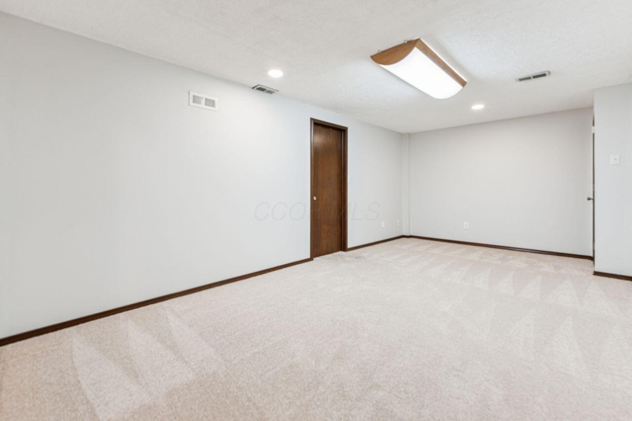 Dublin, Ohio 43017, United States, 3 Bedrooms Bedrooms, ,3 BathroomsBathrooms,Residential,Active,192760