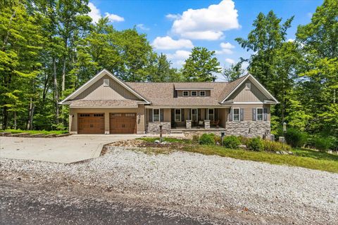 Photo of 972 Sauk Lane, Sugar Grove, OH 43155 (MLS # 226003150)