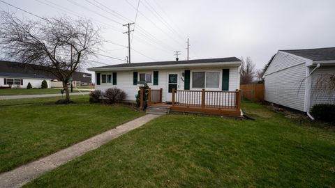 Photo of 426 Moore Avenue, Bellevue, OH 44811 (MLS # 226008068)