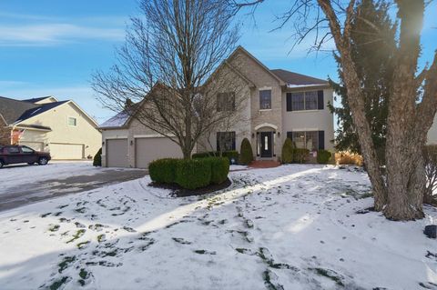 Photo of 2642 Sandhurst Drive, Lewis Center, OH 43035 (MLS # 226000529)