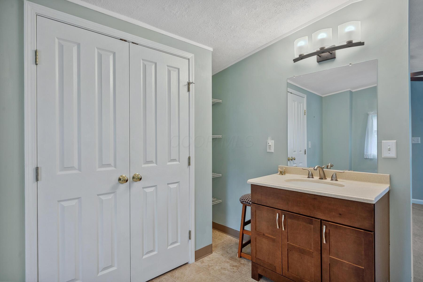 8 Winter Pine Drive, Delaware, Ohio image 18