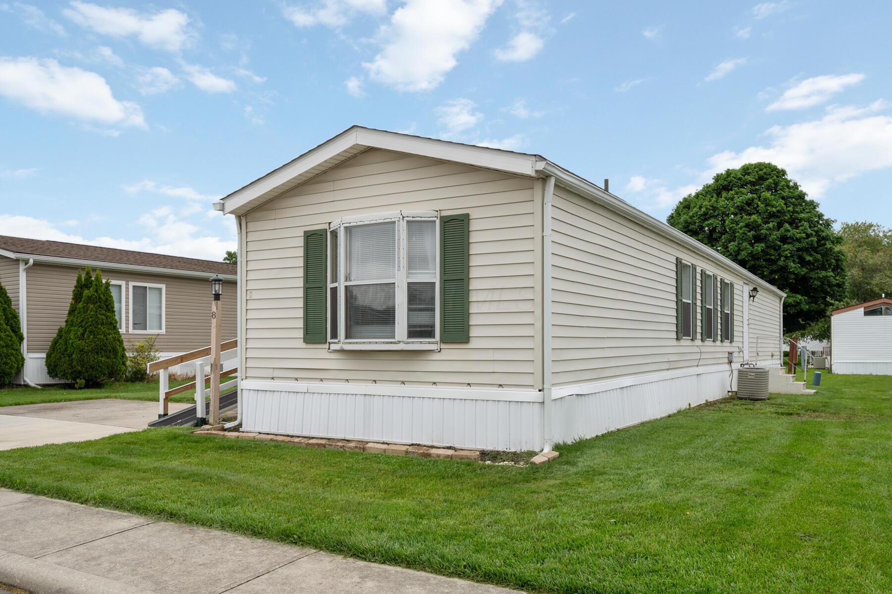 8 Winter Pine Drive, Delaware, Ohio image 2