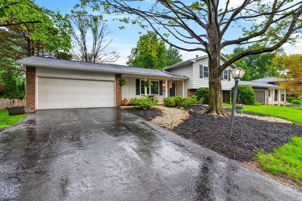 Photo of 2428 Merbrook Road, Columbus, OH 43235 (MLS # 226014117)