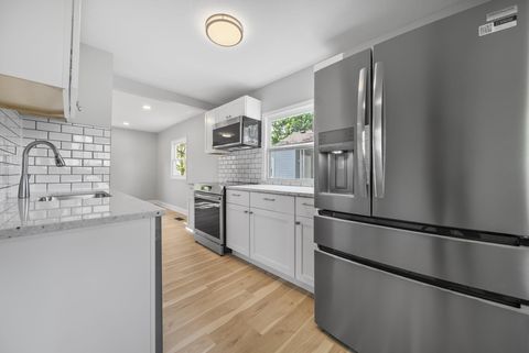 Tiny photo for 2555 Howey Road, Columbus, OH 43211 (MLS # 226014084)