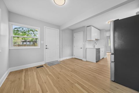 Tiny photo for 2555 Howey Road, Columbus, OH 43211 (MLS # 226014084)