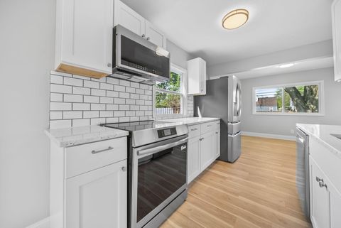 Tiny photo for 2555 Howey Road, Columbus, OH 43211 (MLS # 226014084)