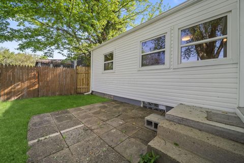 Tiny photo for 2555 Howey Road, Columbus, OH 43211 (MLS # 226014084)