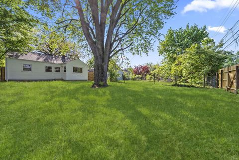 Tiny photo for 2555 Howey Road, Columbus, OH 43211 (MLS # 226014084)