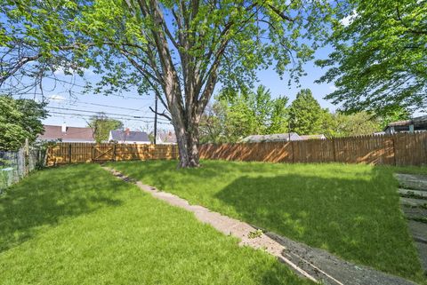 Tiny photo for 2555 Howey Road, Columbus, OH 43211 (MLS # 226014084)