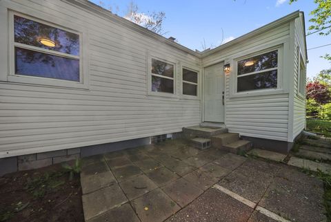 Tiny photo for 2555 Howey Road, Columbus, OH 43211 (MLS # 226014084)