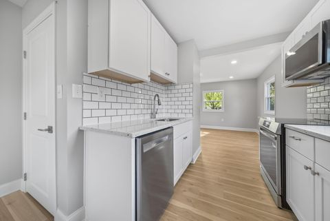 Tiny photo for 2555 Howey Road, Columbus, OH 43211 (MLS # 226014084)