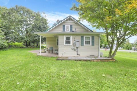 Tiny photo for 60 N Main Street, Thornville, OH 43076 (MLS # 226031590)