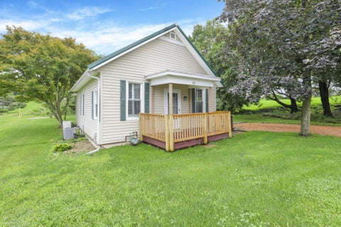 Tiny photo for 60 N Main Street, Thornville, OH 43076 (MLS # 226031590)