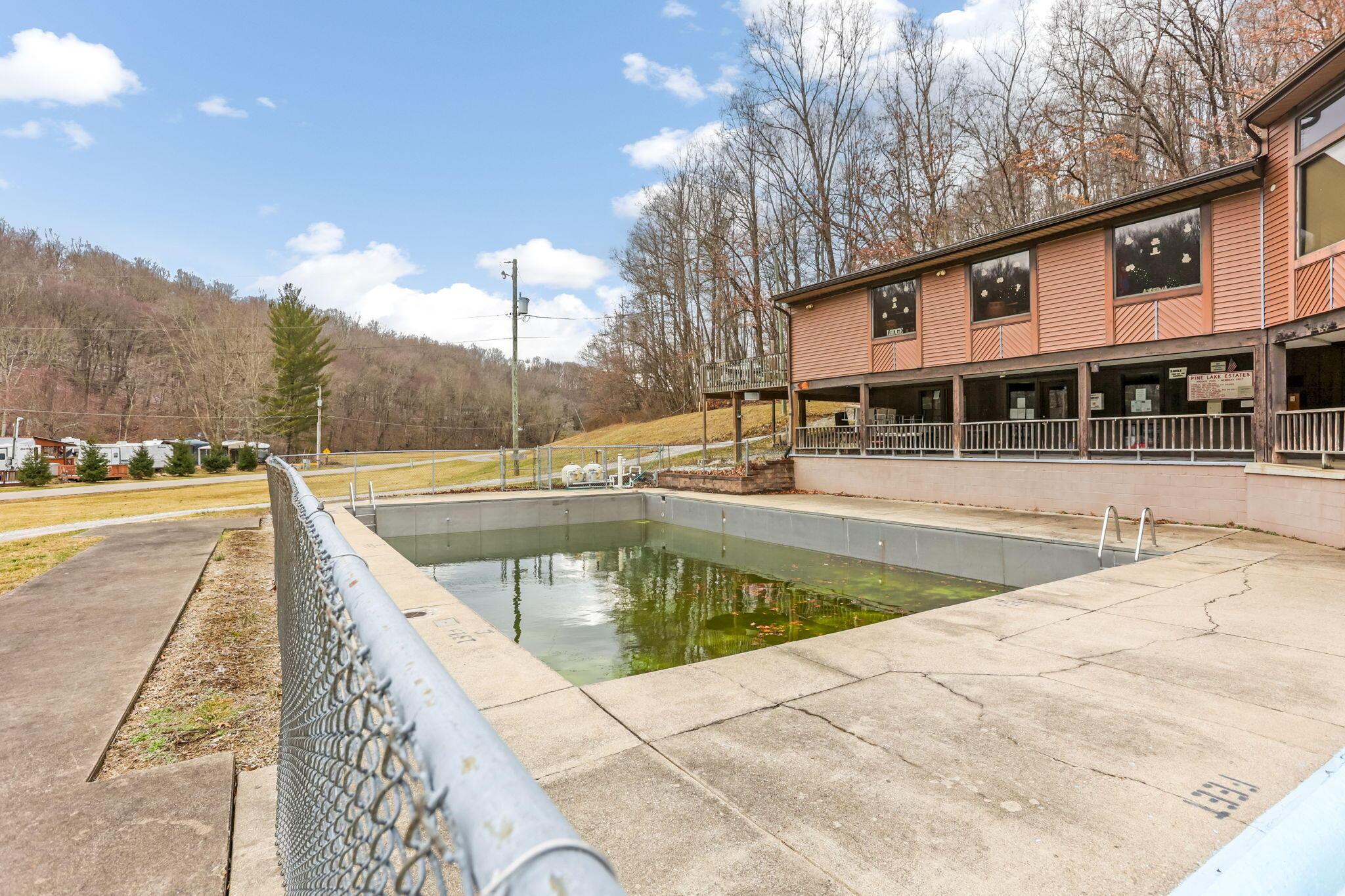 555 Ross Road, Lancaster, Ohio image 46