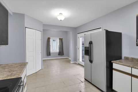 Tiny photo for 665 E Main Street, Newark, OH 43055 (MLS # 226000070)