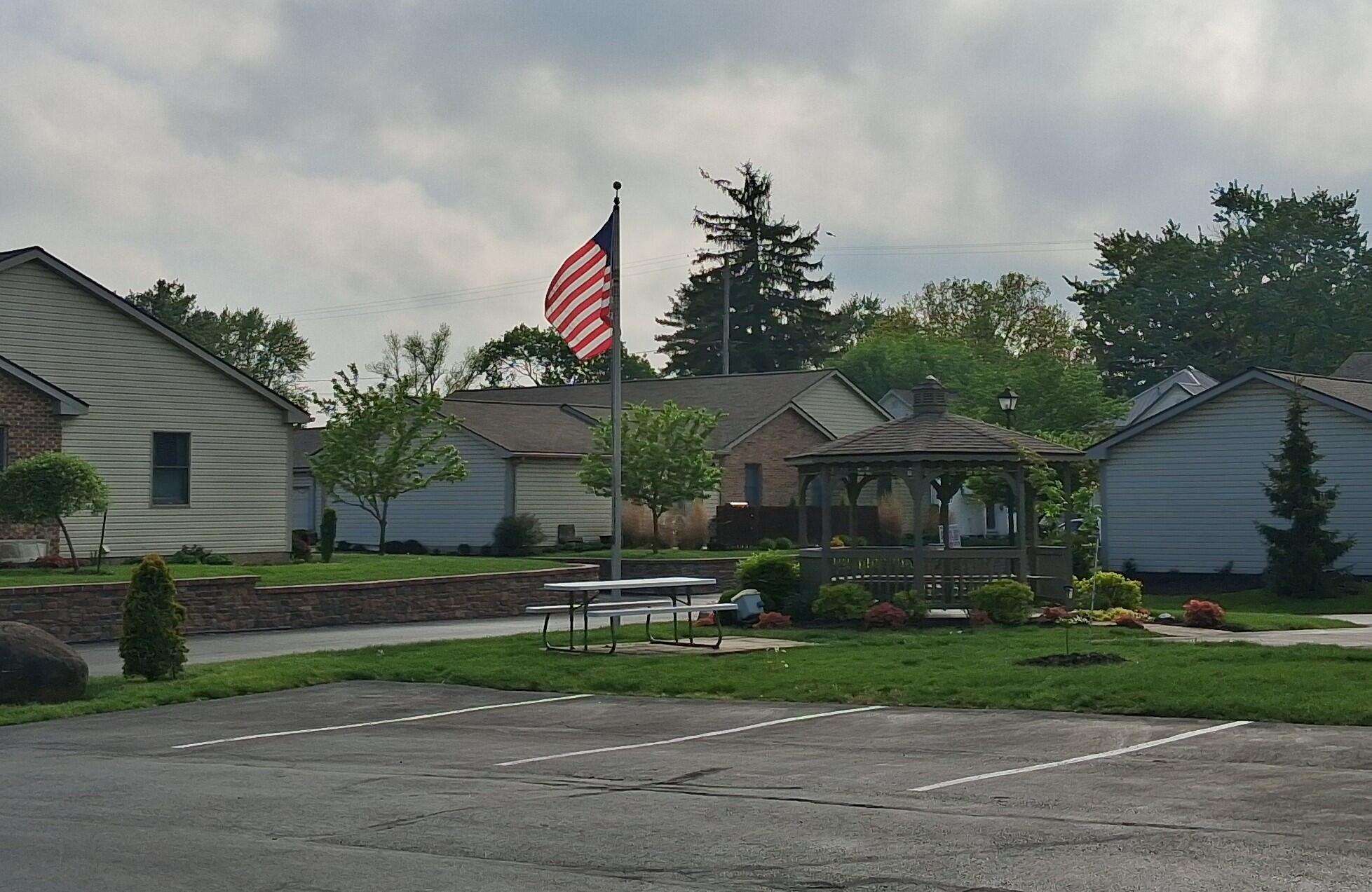 333 S Seffner Avenue