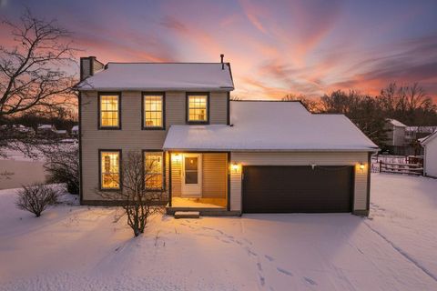 Photo of 4580 Bimini Drive, Columbus, OH 43230 (MLS # 225045968)